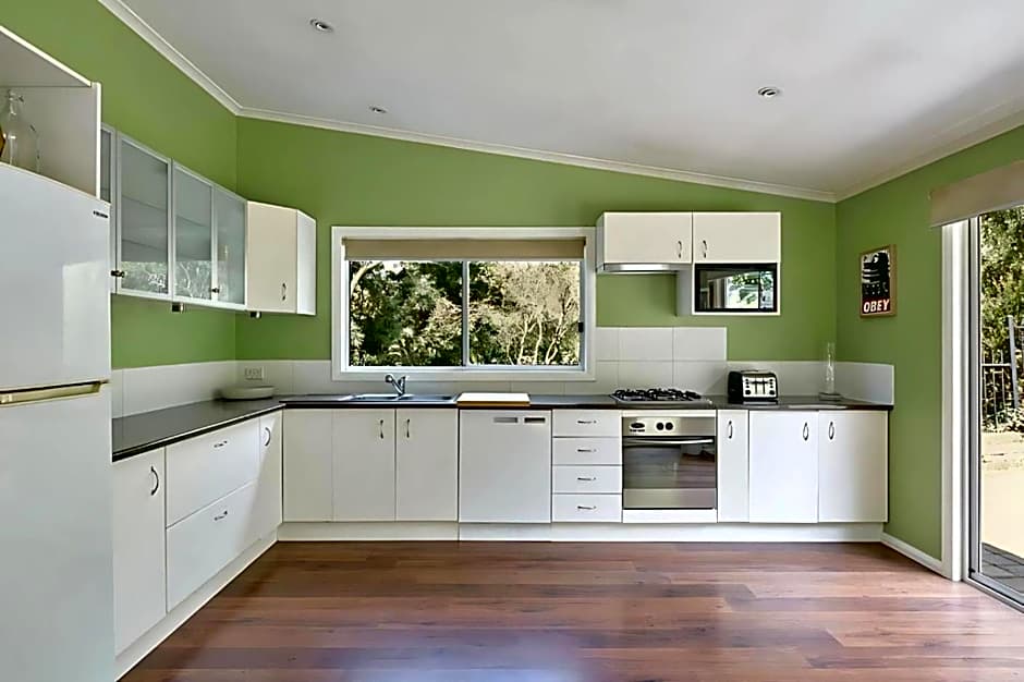 Comfort in Sandy Bay next to the Rivulet