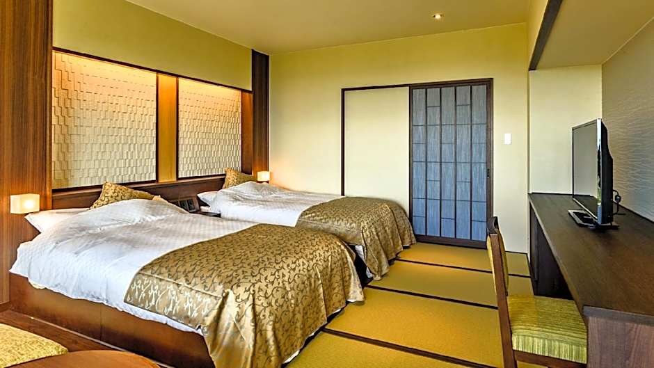 Omuro no mori Gyokusui - 13 years or older