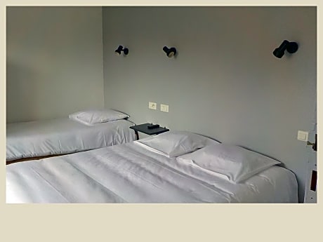 Triple Room with Private Bathroom