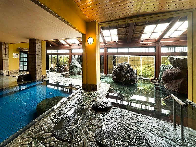 Yuraku Hotel