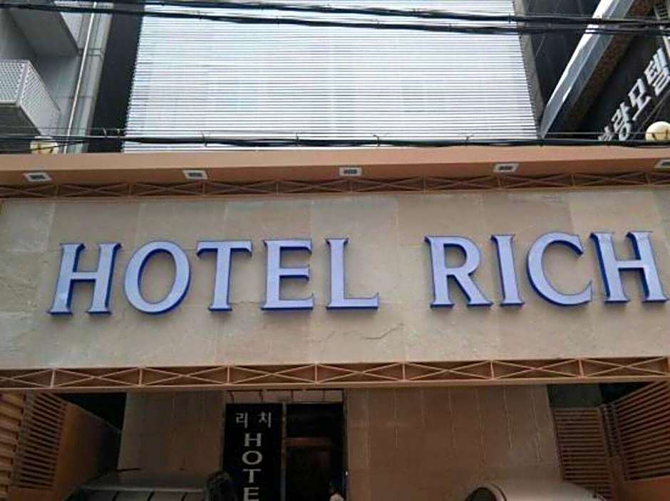 Hotel Rich