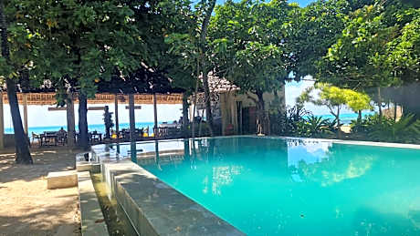 Deluxe Double Room with Side Sea View