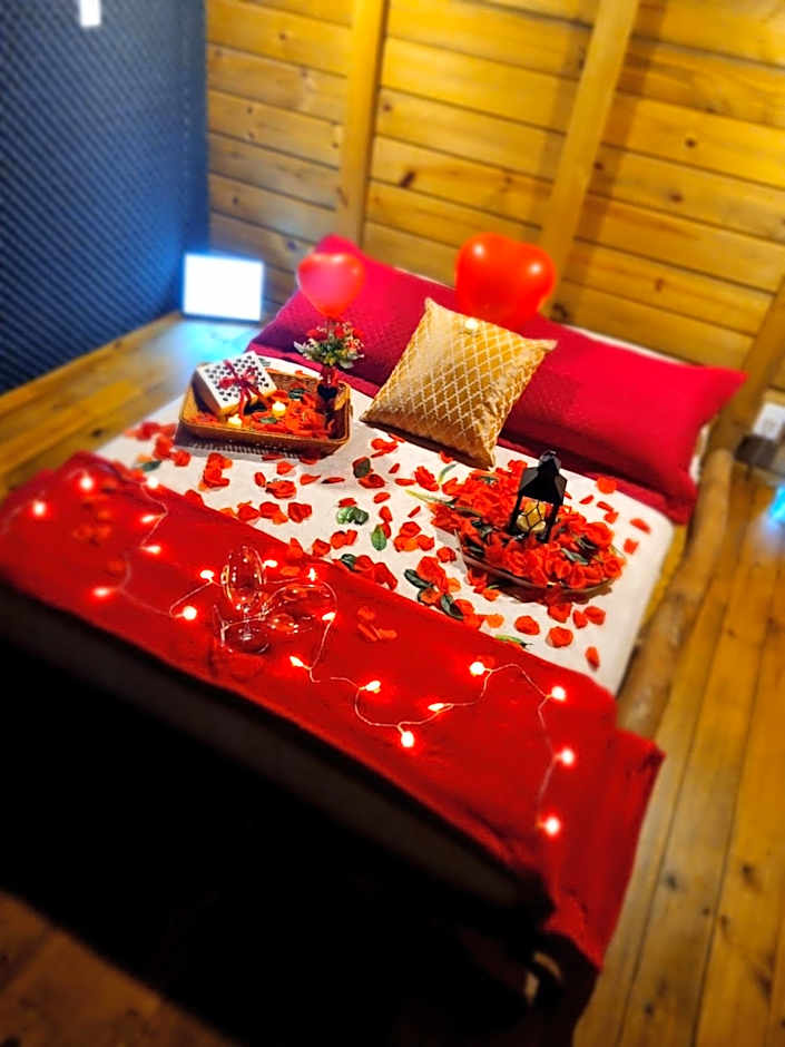 Pousada Rosa Shanti, café da manhã opcional, apenas 4 cabanas, piscina, estacionamento privativo, área de festas com churrasqueira e cervejeira, cantinho da fogueira, localizado junto a natureza