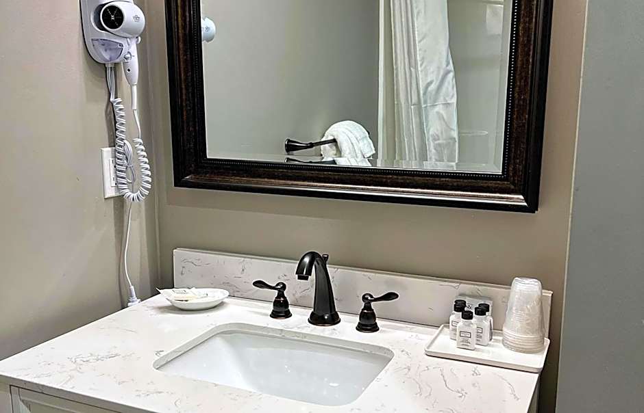 Inn at Elijah McLean's