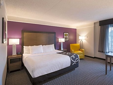 1 King Bed Accessible Room Non-Smoking