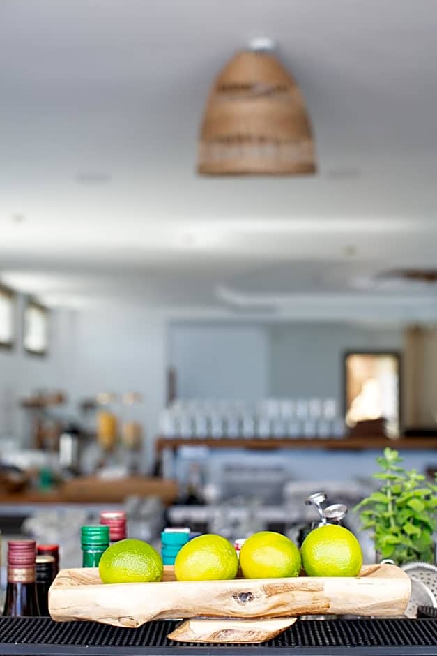 WHITE DONKEY BOUTIQUE Hotel