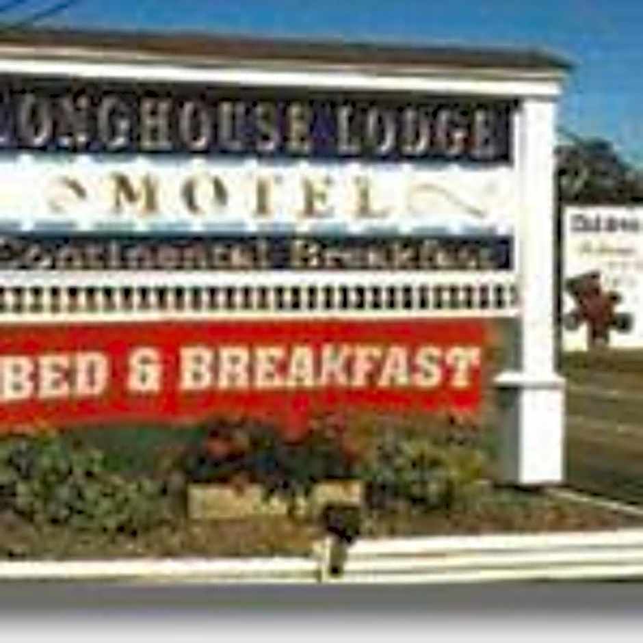 Longhouse Lodge Motel