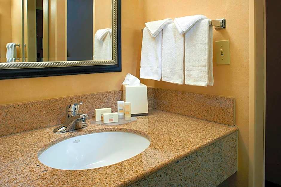 Courtyard By Marriott Chicago Waukegan/Gurnee