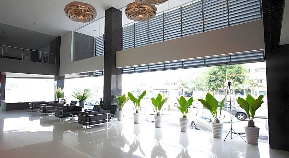 Pine Tree Hotel