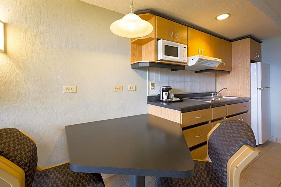 Irazu Hotel & Studios