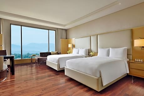 Executive Twin Room (Lounge Access) with 20% discount on food & soft beverages, spa and laundry