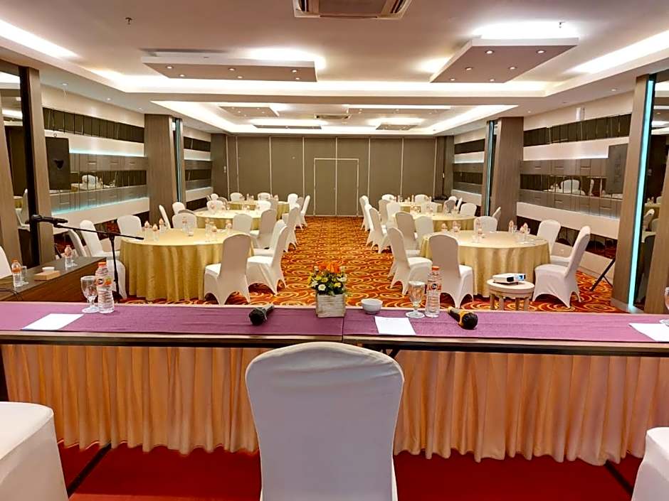 WThree Premier Hotel