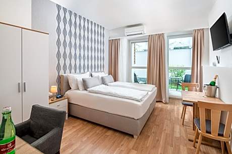 Suite with Terrace and Garden