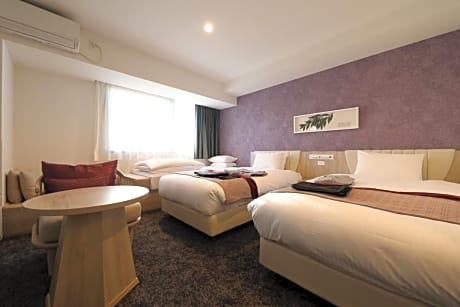 Superior Twin Room (3 Adults)