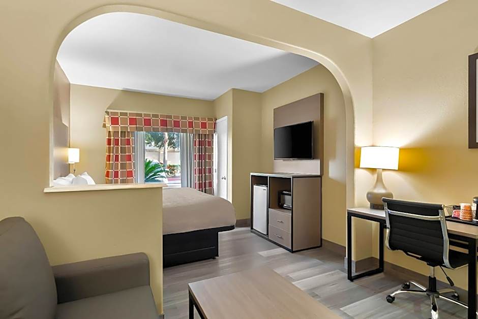 Quality Suites Houston NW Cy-Fair