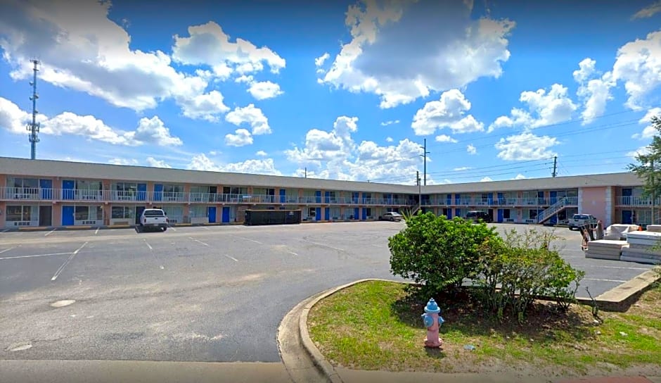 Days Inn by Wyndham Apopka/Orlando