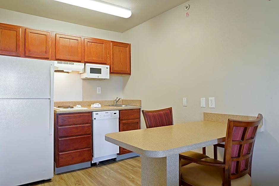Extended Stay America Suites - Kansas City - Lenexa - 87th St.