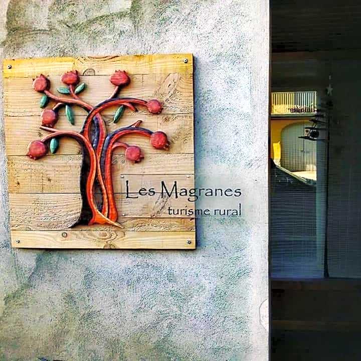 Les Magranes Bed & Breakfast