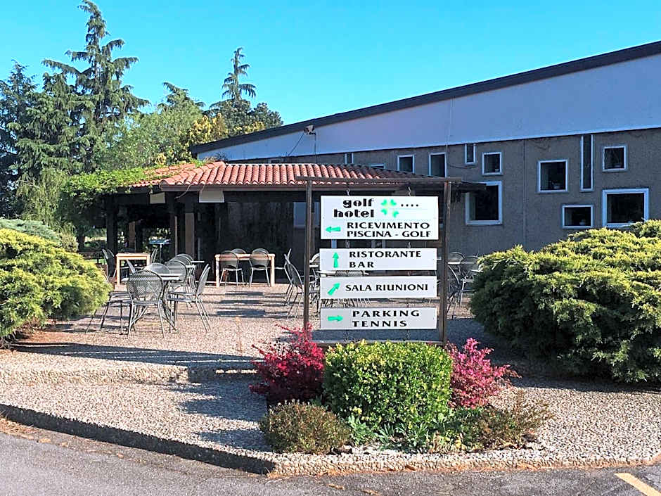 Golf Hotel