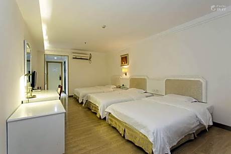 Comfort Triple Room