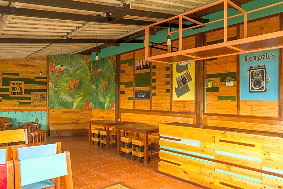 RedDoorz near Farmhouse Lembang