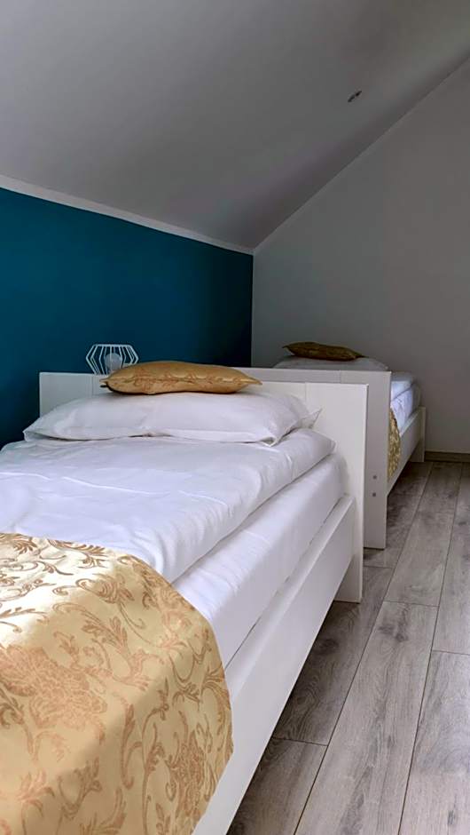 Jaworina- Apartamenty, Domki i Pokoje