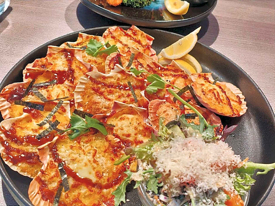 Centennial Inn on Bathurst