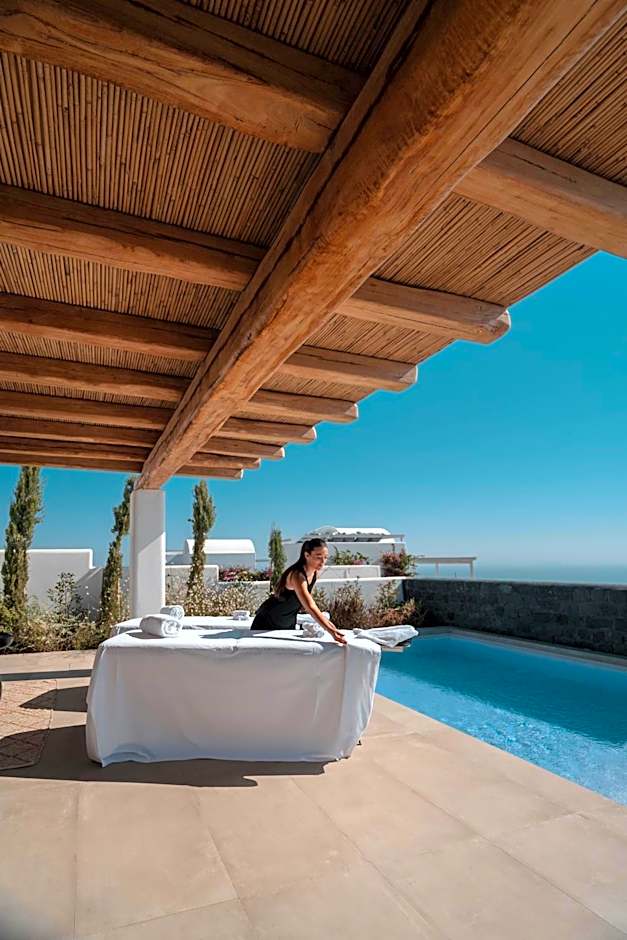 NĒRO Suites by NOMÉE Hospitality Group