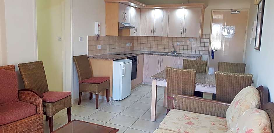Senator Hotel Apartments