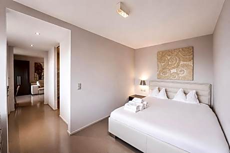 Senior One Bedroom Apartment with Kitchenette