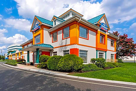 Howard Johnson Hotel by Wyndham Toms River