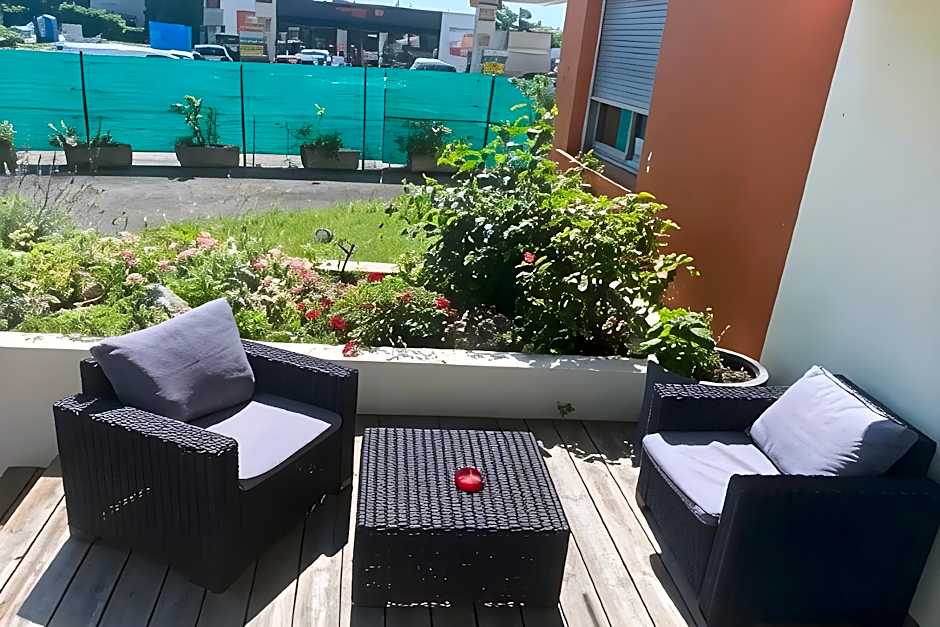 Adonis Lyon Est Hôtel Artys