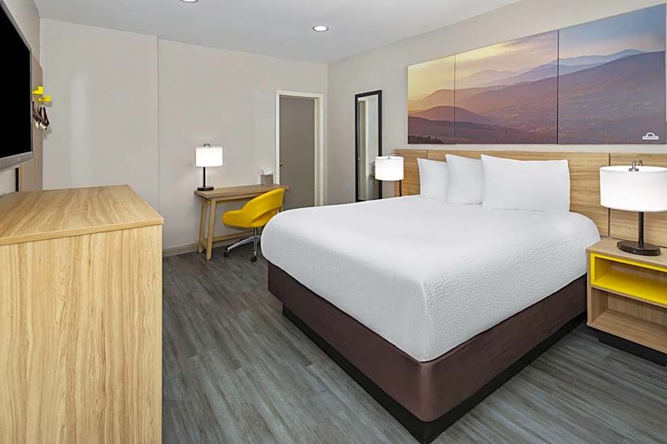 Days Inn by Wyndham Moosic