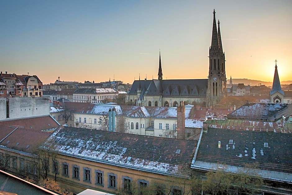 IN Budapest Apartments Hotel