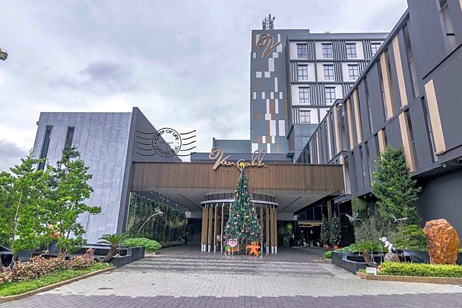 Vangohh Eminent Hotel & Spa