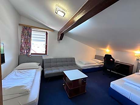 Comfort Triple Room with Shower