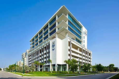 Serena Hotel Aventura, Tapestry Collection By Hilton