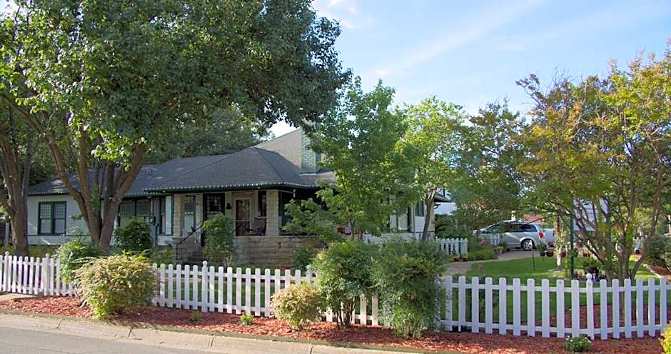Granbury Gardens Bed and Breakfast