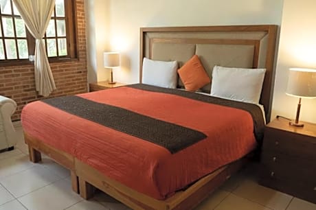 2-Bedroom Apartment for 4 Adults