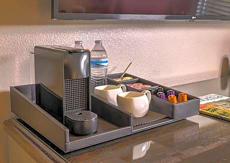 1 King Bed W/ Balcony And Fireplace