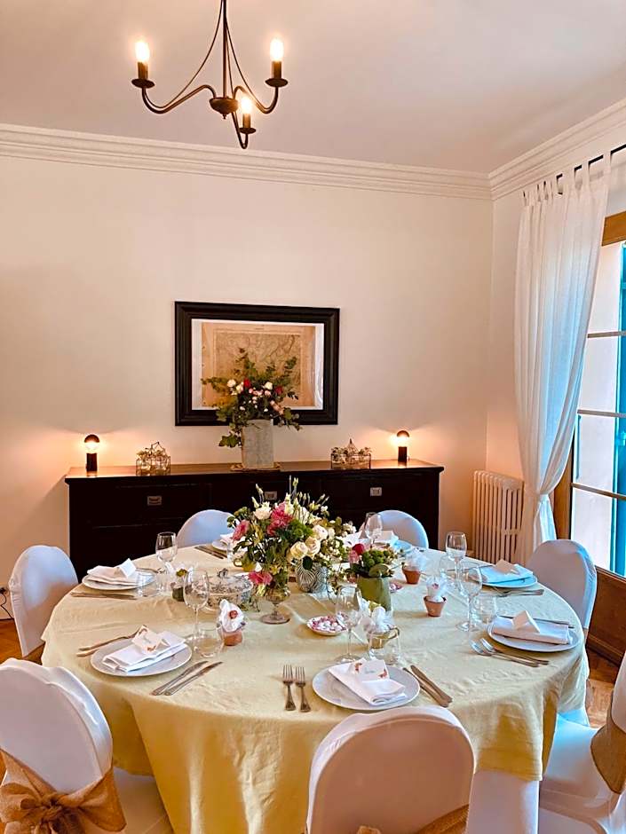 Logis Hotel Le Blason de Provence