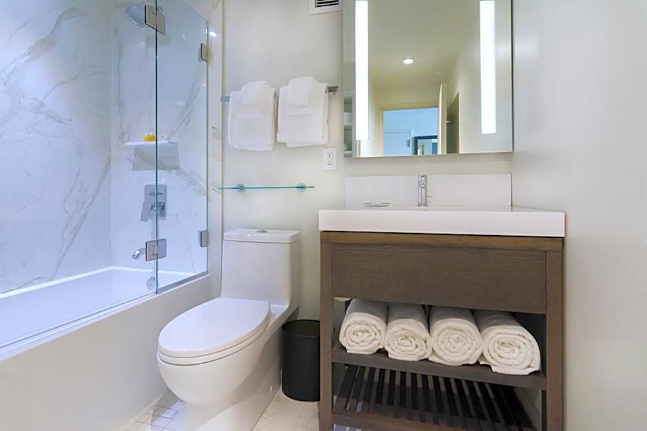 The Benson Portland, Curio Collection by Hilton