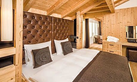 Deluxe Two-Bedroom Suite (4 Adults)