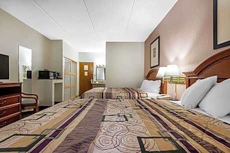 Queen Room with Two Queen Beds - Smoking