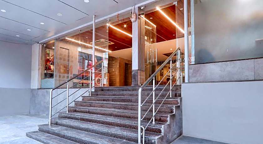 Super Townhouse Oak Madhapur Nera Regency