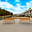Days Inn & Suites by Wyndham Wisconsin Dells