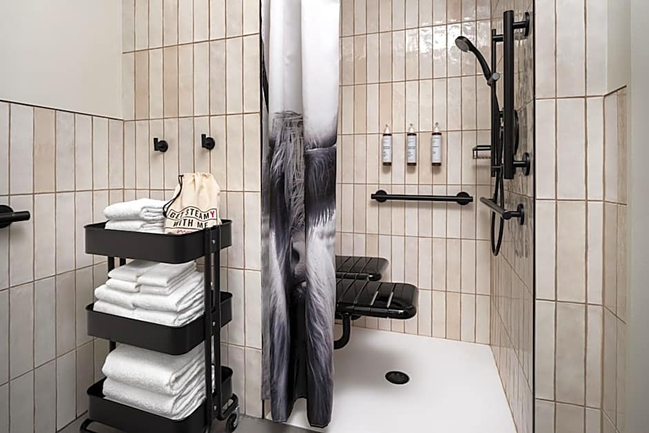 Moxy Boulder University