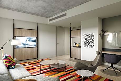 Breezy Suite, 1 Bedroom Suite, 1 King, City view