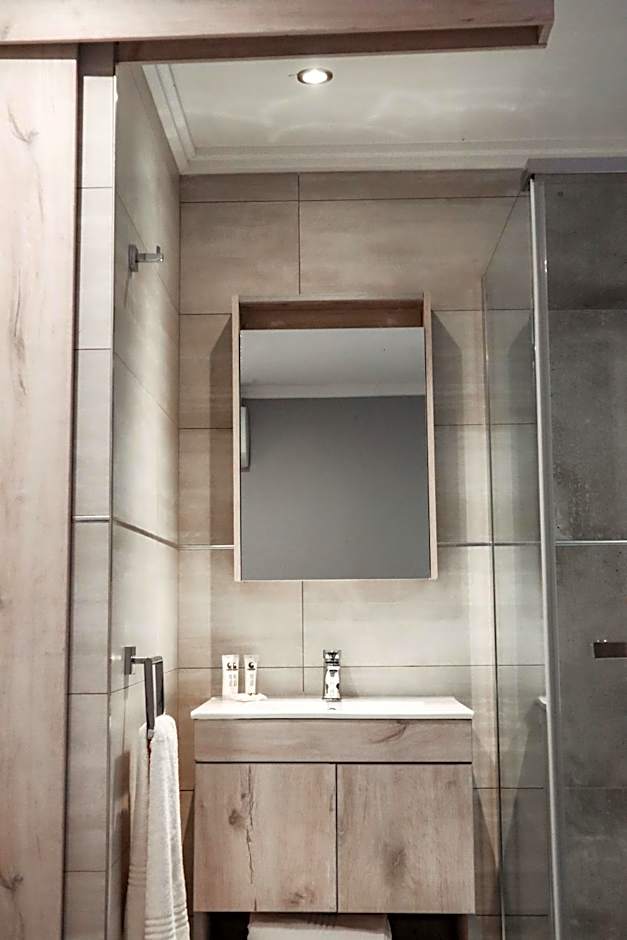 Cascades Guest Lodge