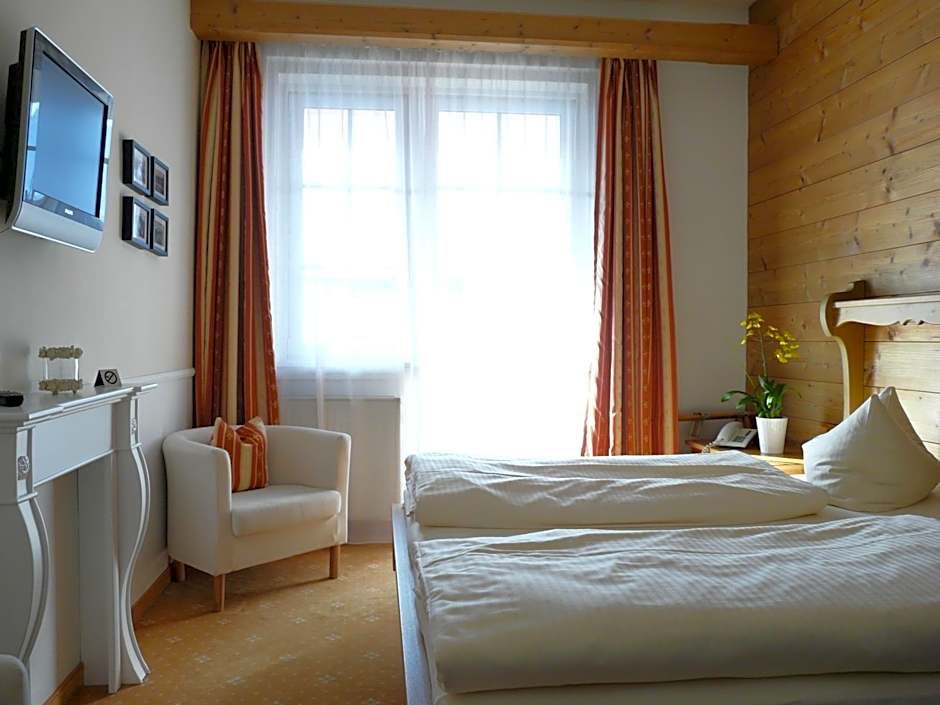 Hotel Roter Hahn - Bed & Breakfast